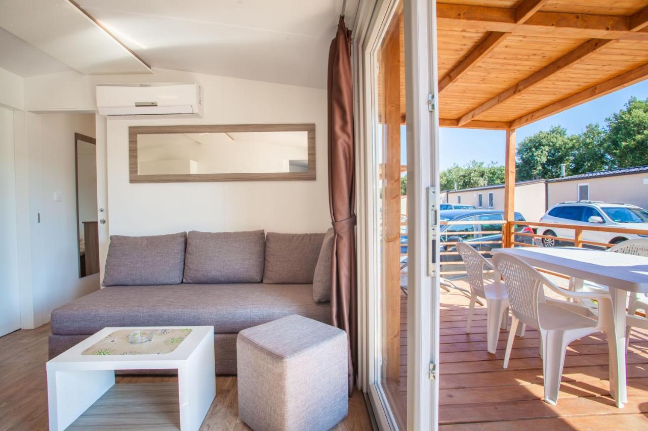 Mobile Homes Delta Marine At Campsite Rapoca Nerezine Exteriér fotografie
